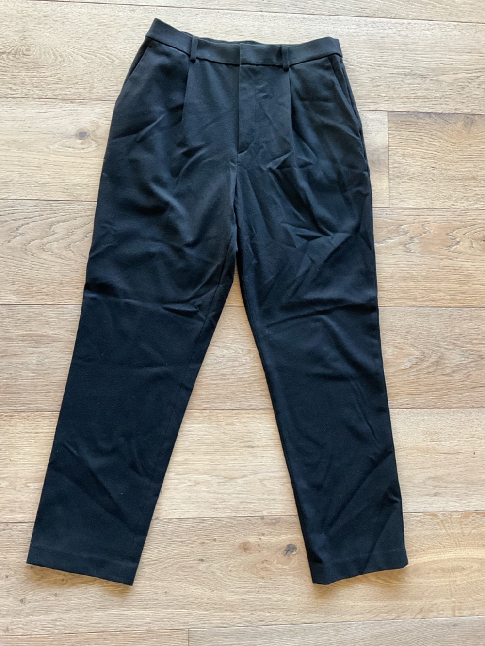 Uniqlo Black Women's Tapered Dress Pants